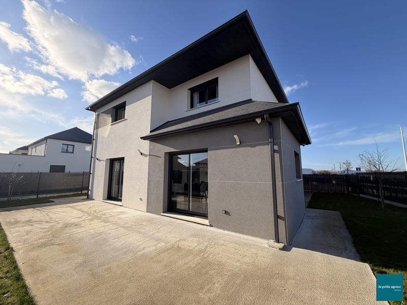 Maison traditionnelle - 130 m² - 7 pièces