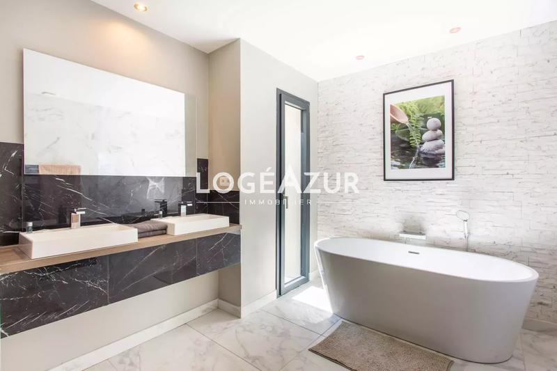 Villa - 212 m² - 7 pièces