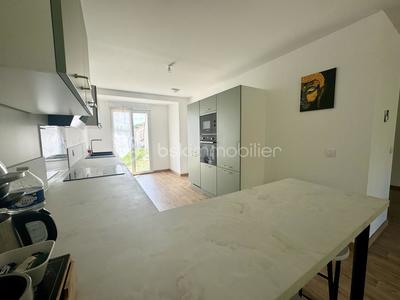 Maison - 95 m² - 5 pièces