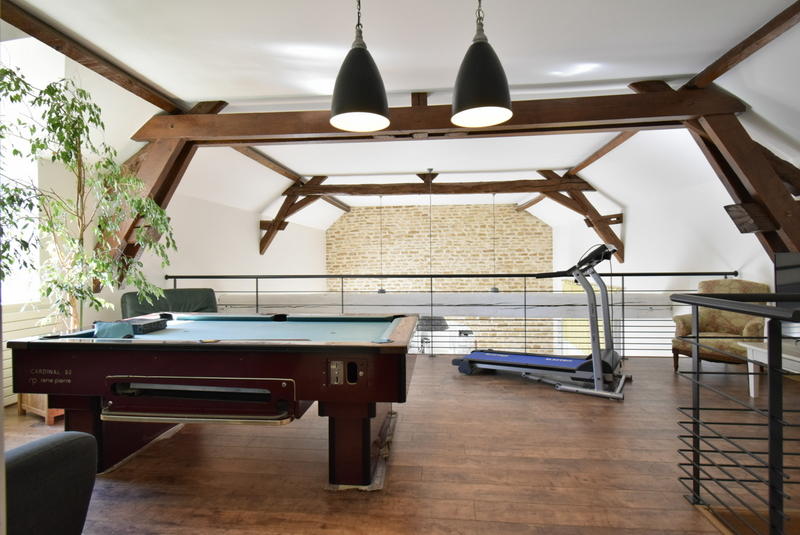 Maison - 420 m² - 11 pièces