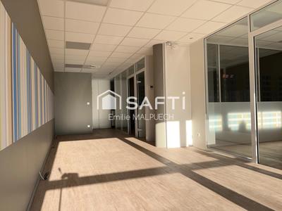 Local commercial - 76 m² - 4 pièces