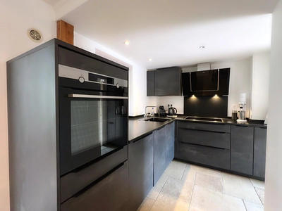 Maison - 240 m² - 9 pièces