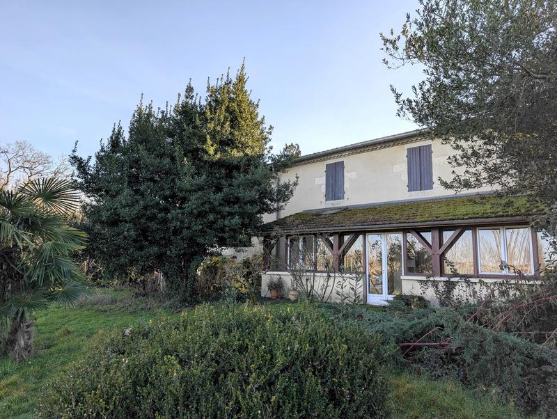 Maison en pierre - 268 m² - 7 pièces