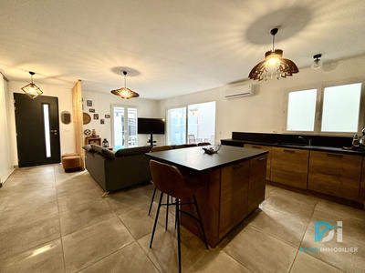 Maison - 96 m² - 4 pièces