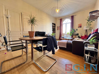 Appartement - 75 m² - 3 pièces