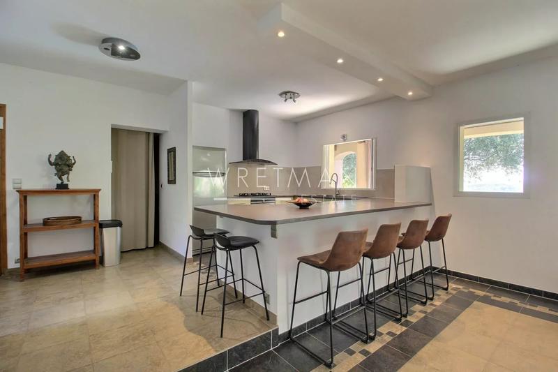 Villa - 225 m² - 6 pièces