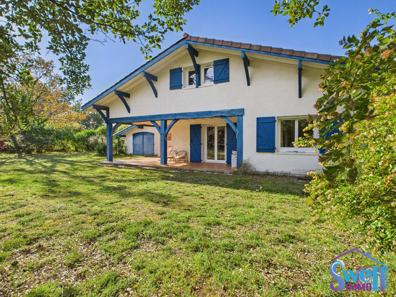 Maison traditionnelle - 140 m² - 6 pièces