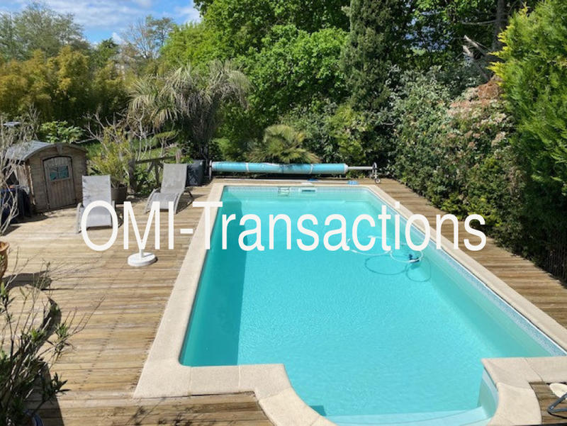 Maison traditionnelle - 147 m² - 6 pièces