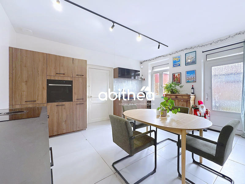 Maison - 163 m² - 6 pièces