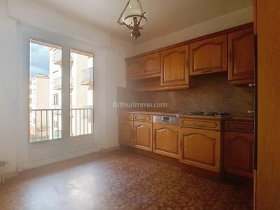 Appartement - 90 m² - 4 pièces