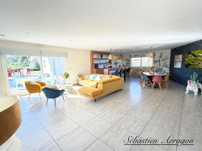 Maison - 195 m² - 5 pièces