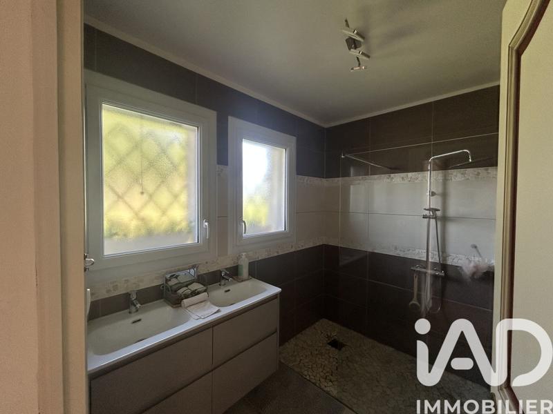 Maison - 221 m² - 6 pièces