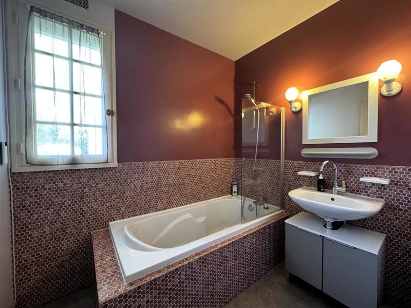 Maison - 300 m² - 9 pièces