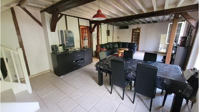 Maison - 245 m² - 11 pièces