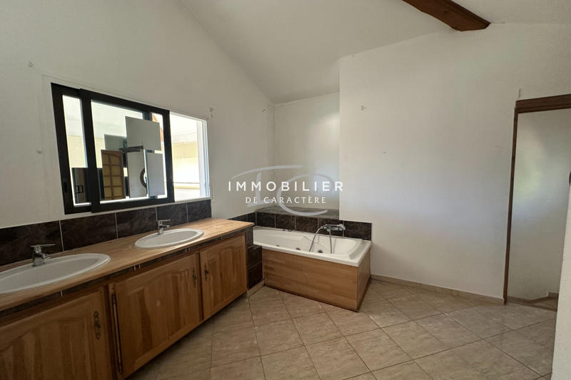 Maison - 300 m² - 14 pièces