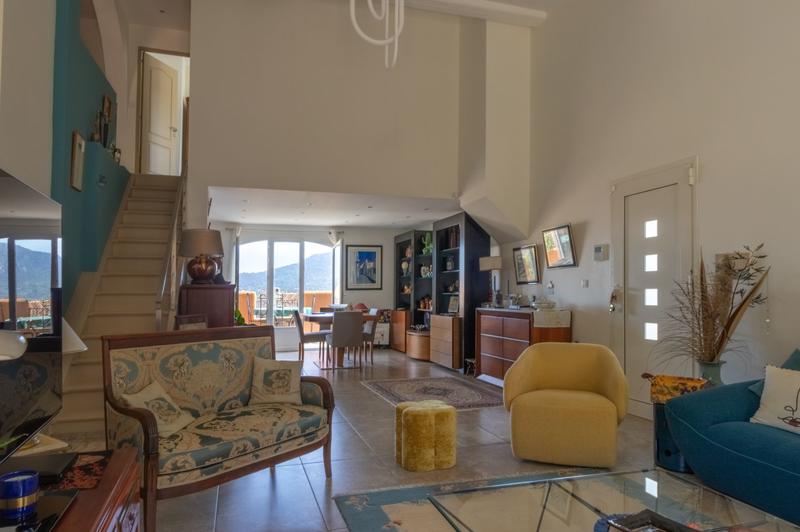 Maison - 145 m² - 5 pièces