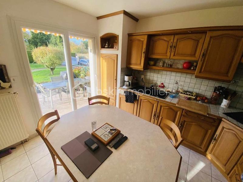 Maison traditionnelle - 140 m² - 7 pièces