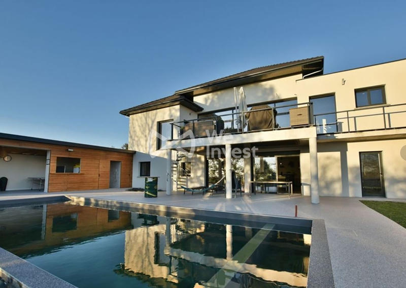 Maison - 260 m² - 6 pièces