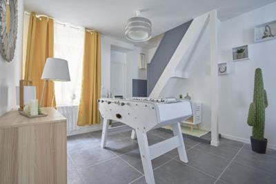 Maison - 141 m² - 9 pièces