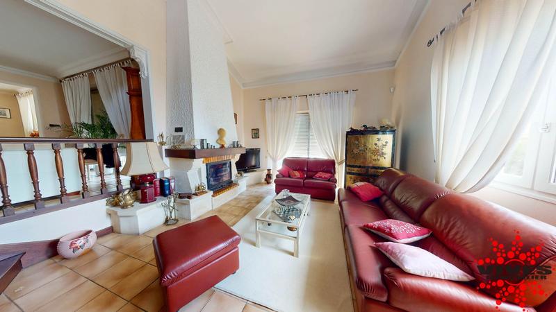 Maison - 220 m² - 5 pièces