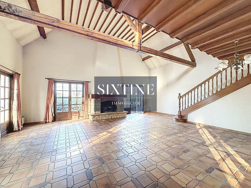 Maison - 186 m² - 8 pièces