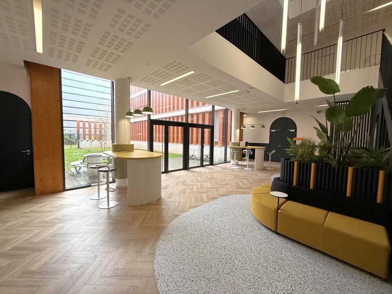 Bureau - 217 m² - 1 pièce