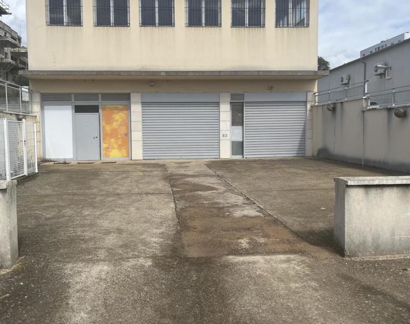 Local commercial - 162 m² - 7 pièces