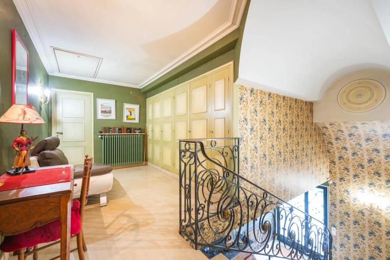 Maison - 200 m² - 8 pièces