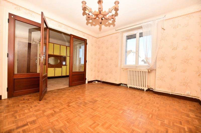 Maison - 127 m² - 9 pièces