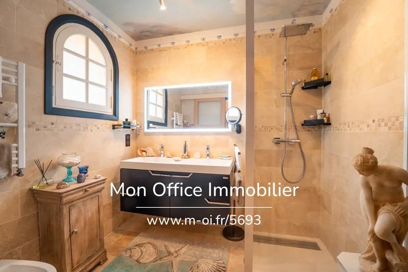 Villa - 180 m² - 6 pièces