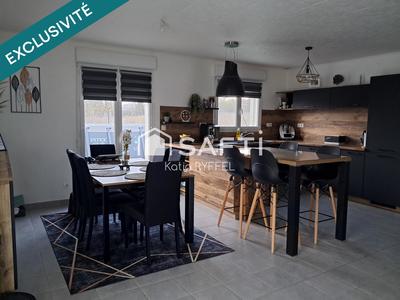 Maison - 95 m² - 5 pièces