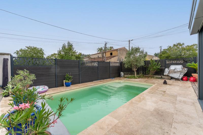 Maison - 187 m² - 9 pièces