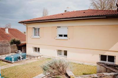 Maison traditionnelle - 160 m² - 6 pièces