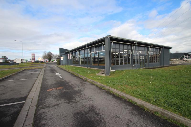 Local commercial - 1 100 m²