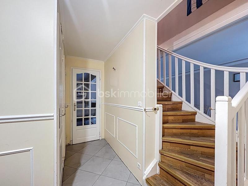 Maison - 104 m² - 6 pièces