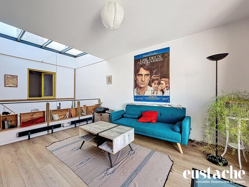 Loft - 80 m² - 3 pièces