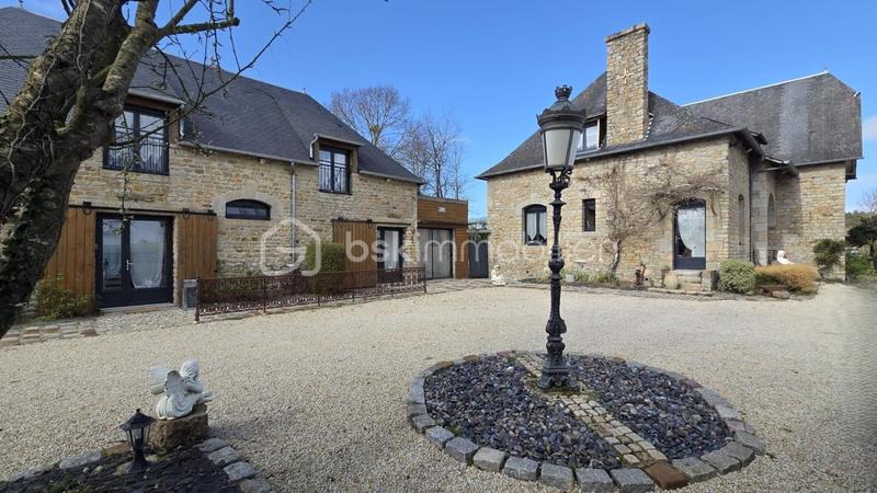 Propriété - 303 m² - 12 pièces