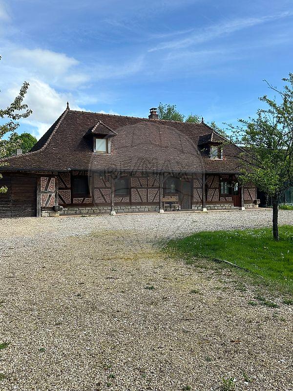 Maison - 170 m² - 6 pièces