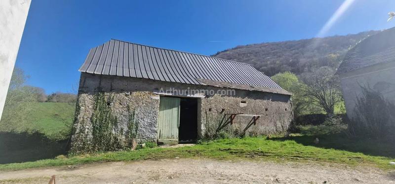 Maison - 326 m² - 15 pièces