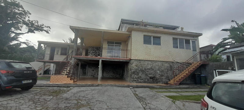 Maison - 198 m² - 9 pièces