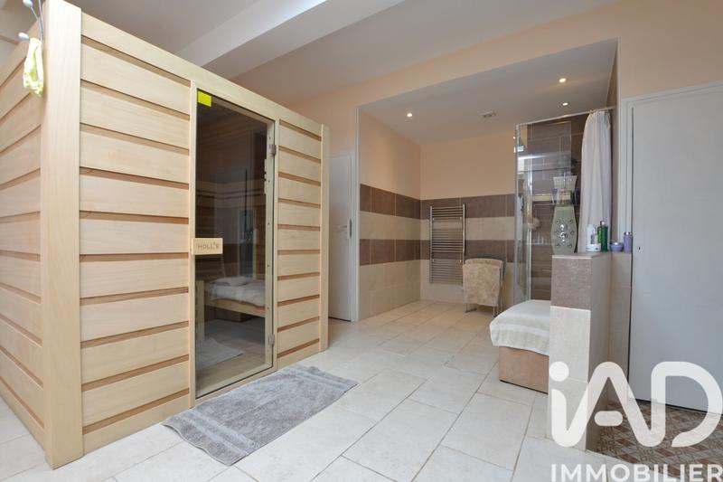 Maison - 430 m² - 12 pièces