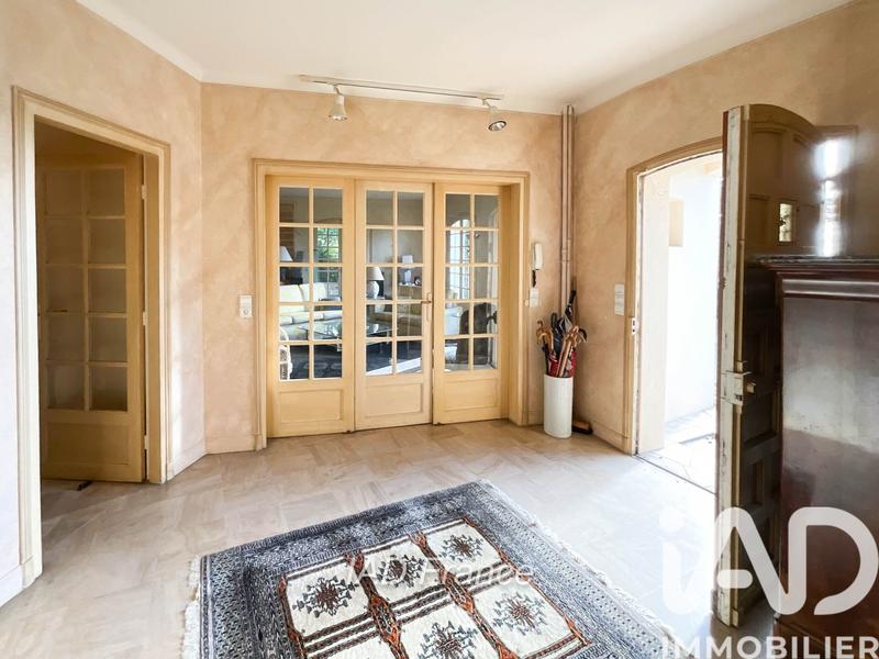 Maison - 225 m² - 8 pièces
