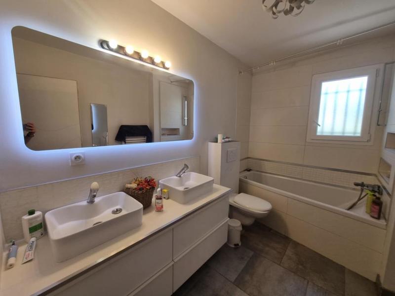 Maison - 137 m² - 5 pièces