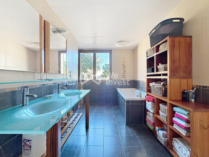 Villa - 258 m² - 10 pièces