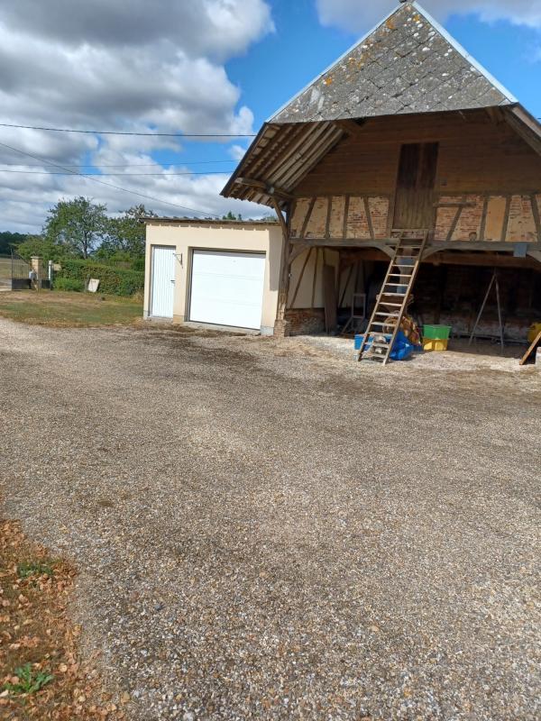 Propriété - 6 400 m² - 5 pièces