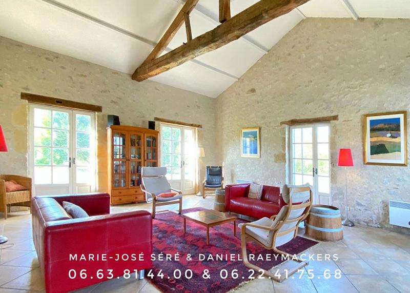 Demeure - 560 m² - 17 pièces