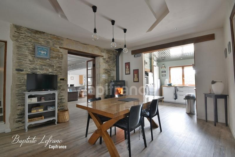 Maison - 203 m² - 8 pièces