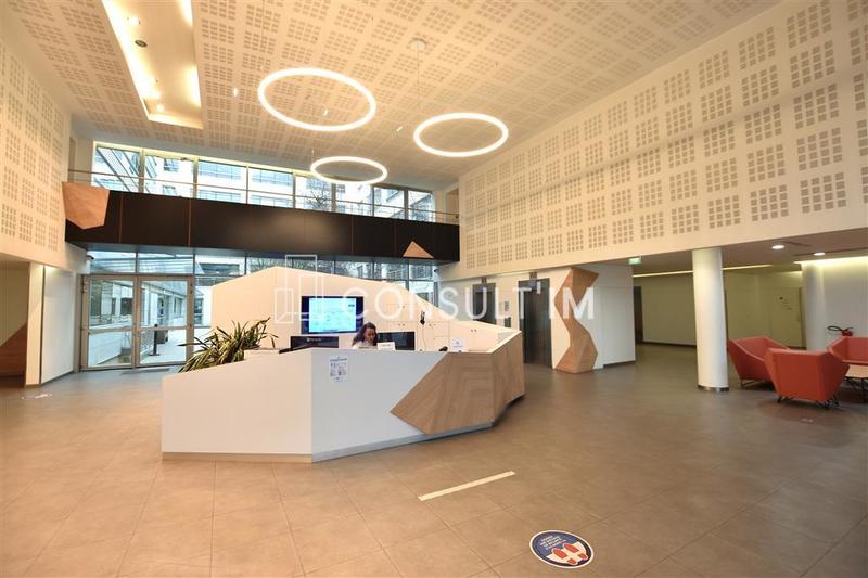 Bureau - 901 m²
