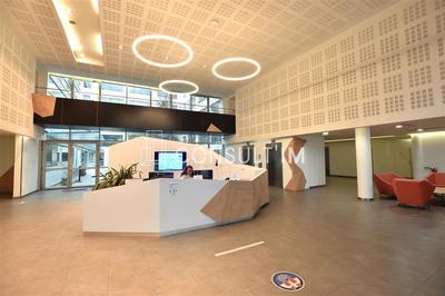 Bureau - 901 m²