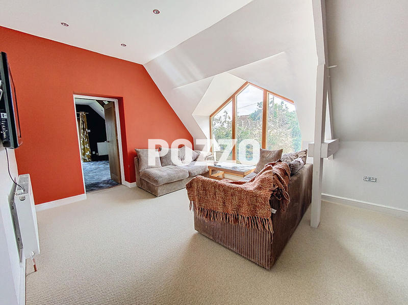 Maison - 248 m² - 6 pièces